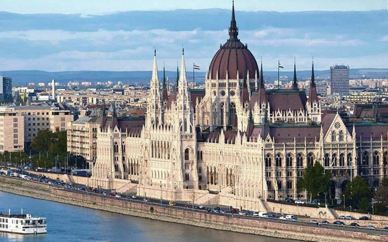 Η Ουγγαρία φεύγει από συνθήκη ΟΗΕ για μετανάστευση