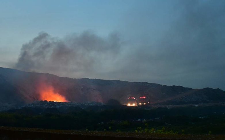 Φωτιά στους Αγίους Θεοδώρους κοντά στα διυλιστήρια