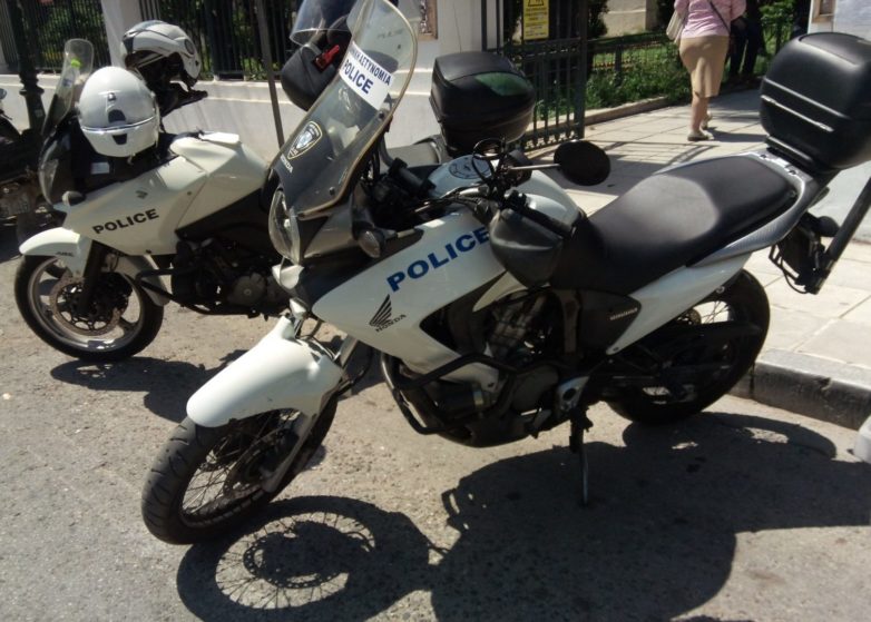Σύλληψη δύο ατόμων για κλοπή μοτοσικλέτας