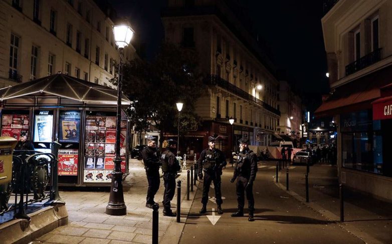 Έρευνες στο Στρασβούργο για τη φονική επίθεση με μαχαίρι στο Παρίσι