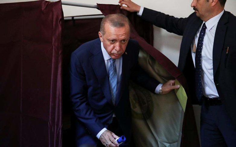 Τουρκικές εκλογές: Ο Ερντογάν προηγείται με ποσοστό 59,9%