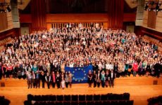 1.300 θέσεις έμμισθης μαθητείας στην Ευρωπαϊκή Επιτροπή