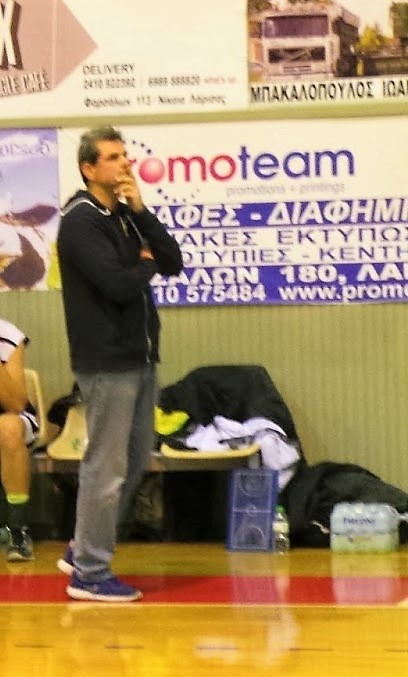 O Κώστας Δέρβος προπονητής στην γυναικεία ομάδα μπάσκετ του Ολυμπιακού Βόλου