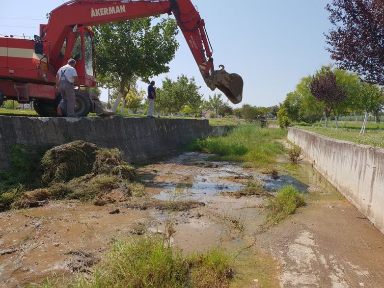 Καθαρισμός ρεμάτων και τοποθέτηση νέων κάδων στο Δήμο Ρήγα Φεραίου