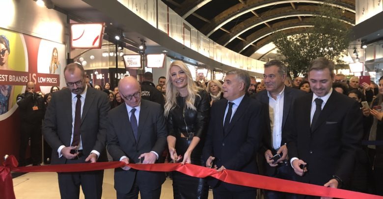 “Λαμπερά” εγκαίνια του FASHION CITY OUTLET στη Λάρισα