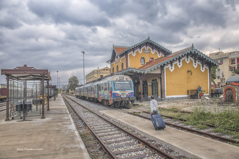 Δημοσιογράφοι μπαίνουν μπροστά για την αγορά λεωφορείου για παιδιά με αναπηρία