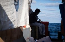 Για 6η μέρα πλέει στη Μεσόγειο το πλοίο της Sea Watch με 32 μετανάστες επιβαίνοντες