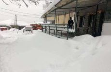 Φθιώτιδα: Eπιχείρηση απεγκλωβισμού 50 ατόμων από ξενοδοχείο λόγω έντονης χιονόπτωσης