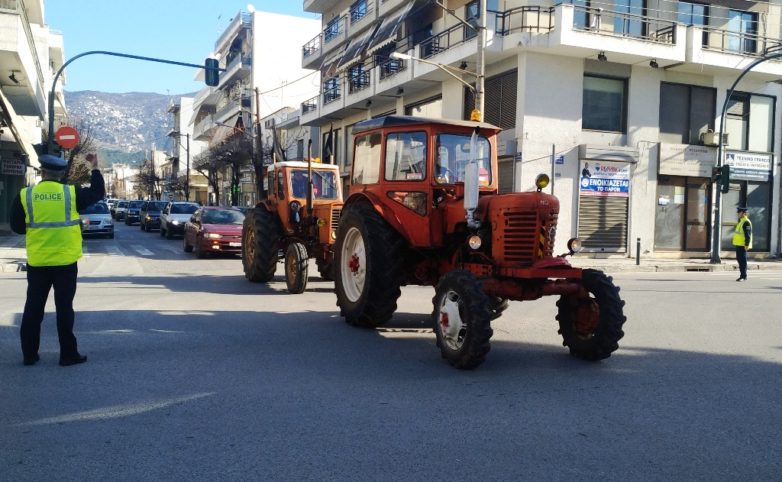 Σε απεργία καλεί τους αγρότες η Πανελλαδική Επιτροπή Μπλόκων