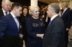 Τετ α τετ με την πρωθυπουργό της Ρουμανίας και τον Επίτροπο Εκπαίδευσης και Νεολαίας της ΕΕ ο Κώστας Αγοραστός