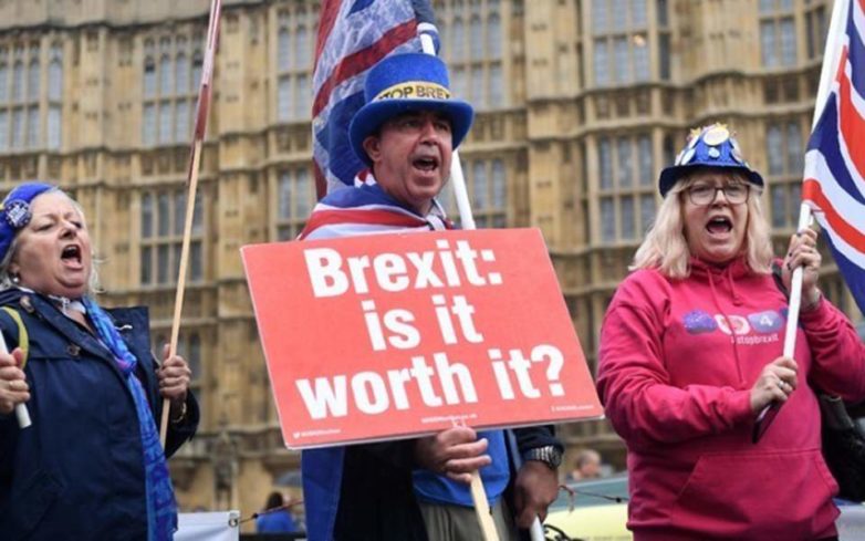 Brexit: Τέσσερα σενάρια – δεκαπέντε μέρες