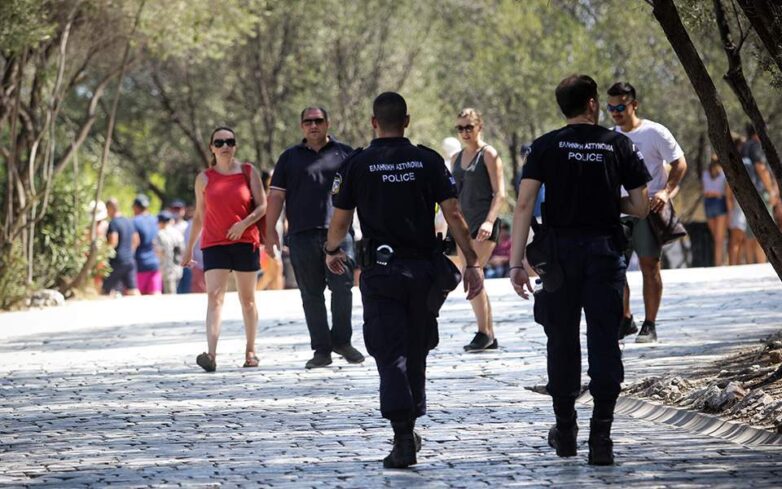 Στη Βουλή το νομοσχέδιο για τις συναθροίσεις – Τι προβλέπει