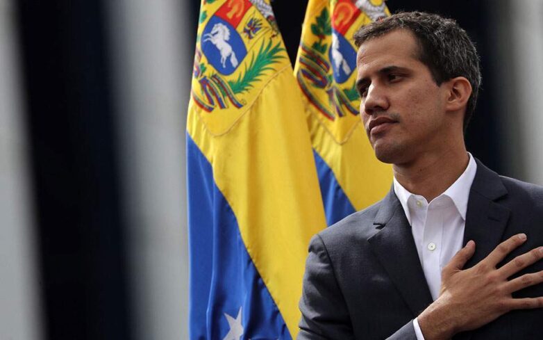 ΥΠΕΞ: Η Ελλάδα αναγνωρίζει τον Γκουαϊδό ως μεταβατικό Πρόεδρο της Βενεζουέλας
