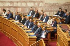 Ένταση στη Βουλή μεταξύ κυβέρνησης -ΣΥΡΙΖΑ