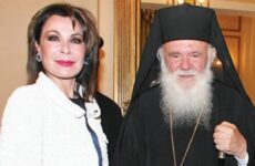 Η επικεφαλής του «Ελλάδα 2021» Γιάννα Αγγελοπούλου, στον Αρχιεπίσκοπο