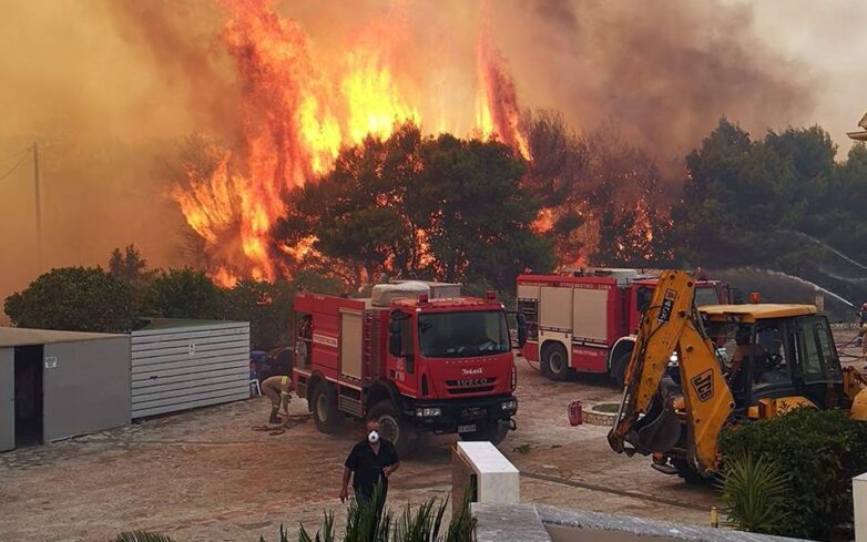 Καλύτερη η εικόνα στην πυρκαγιά στη Ζάκυνθο – Σε ύφεση στο Λουτράκι