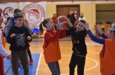Εγγραφές για αγόρια και κορίτσια 8-16 ετών στο μπάσκετ του Ολυμπιακού