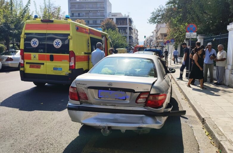 Τροχαίο με καραμπόλα τεσσάρων αυτοκινήτων στην Ανθ. Γαζή