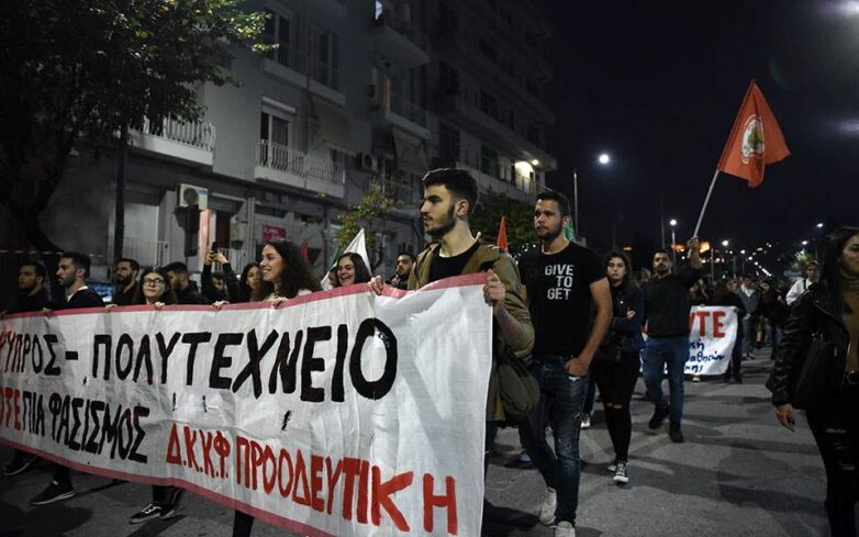 Σε εξέλιξη οι πορείες στη Θεσσαλονίκη για την 46η επέτειο από την εξέγερση του Πολυτεχνείου