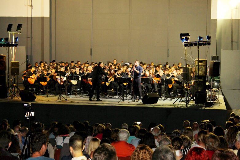 Στο “Αχίλλειο” η συναυλία της ιστορικής Κιθαριστικής Ορχήστρας Βόλου