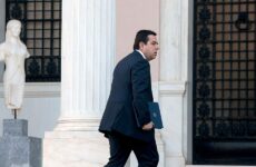 Σύσκεψη για το μεταναστευτικό στο Μαξίμου: Συμφωνία για κλειστά κέντρα, διαφωνία ως προς τον τρόπο λειτουργίας