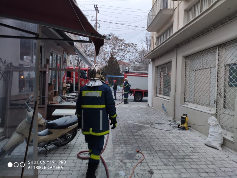 Φωτιά σε κουζίνα σπιτιού στο Βόλο