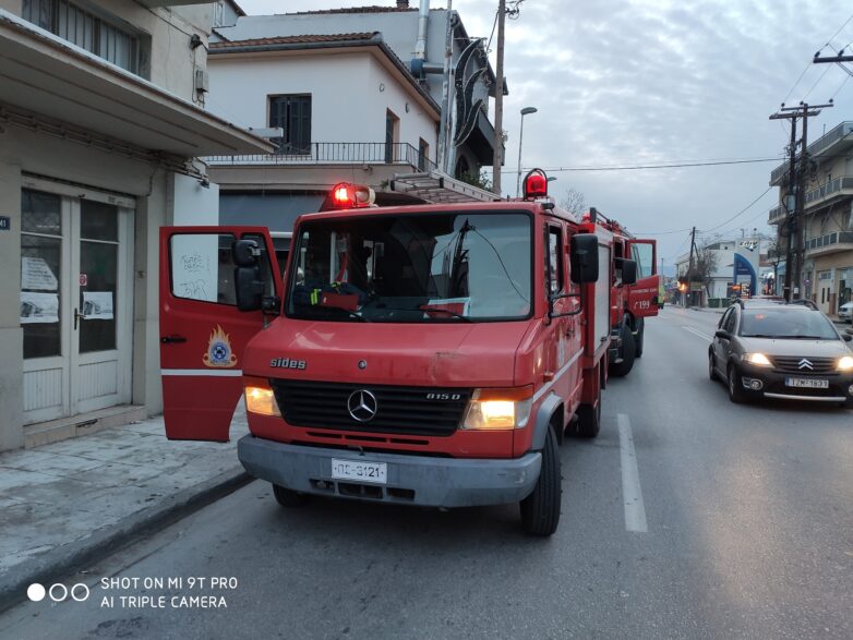 Φωτιά σε ελαιοπερίβολο στη Ν. Αγχίαλο