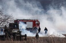 Ένταση στον Έβρο με μολότοφ και δακρυγόνα