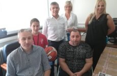 Αναπηρικό αμαξίδιο παρέδωσε ο περιφερειάρχης Θεσσαλίας στον αθλητικό σύλλογο «Αργοναύτες»
