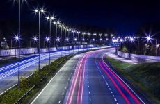 Η Περιφέρεια Θεσσαλίας αντικαθιστά τον ενεργοβόρο φωτισμό δρόμων με 7.700 οδοφωτιστικά τύπου LED