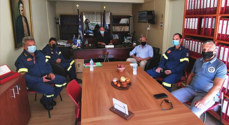 Συνάντηση  δημάρχου Ρήγα Φεραίου με τον περιφερειακό διοικητή Πυροσβεστικών Υπηρεσιών Θεσσαλίας   