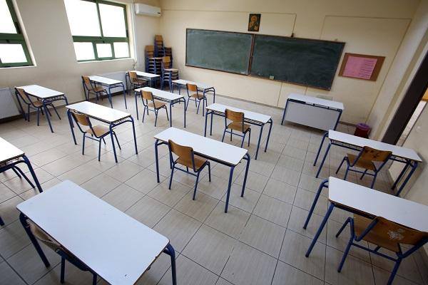 Κλειστά και αύριο Τρίτη τα σχολεία στη Μαγνησία