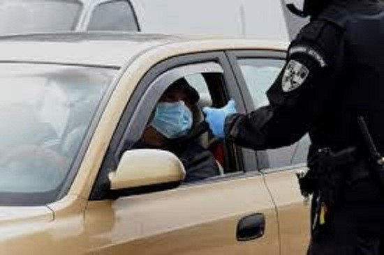 Αστυνομικοί έλεγχοι για τα μέτρα αποφυγής της διάδοσης του κορωναϊού