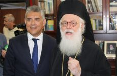 Τηλεφωνική επικοινωνία περιφερειάρχη Θεσσαλίας Κ. Αγοραστού με τον Αρχιεπίσκοπο Αλβανίας Αναστάσιο