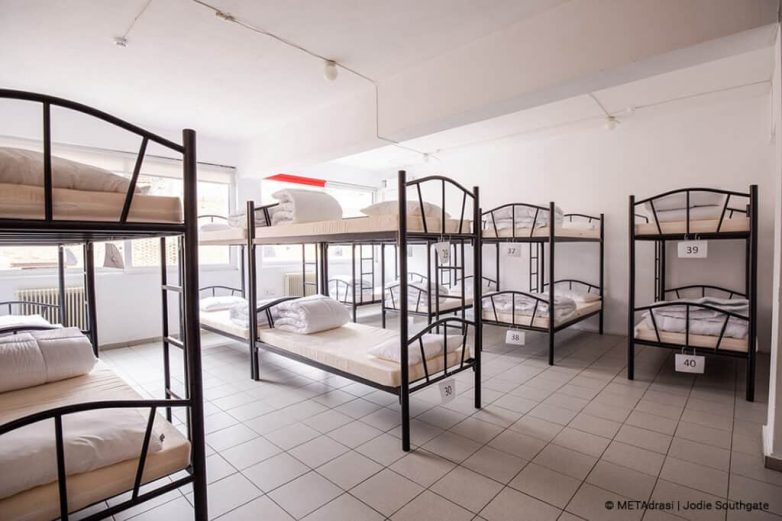 Το πρώτο υπνωτήριο για άστεγα παιδιά στην Αθήνα ανοίγει τις πόρτες του