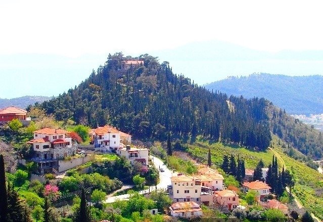 Ακολουθίες στον Λόφο της Επισκοπής   