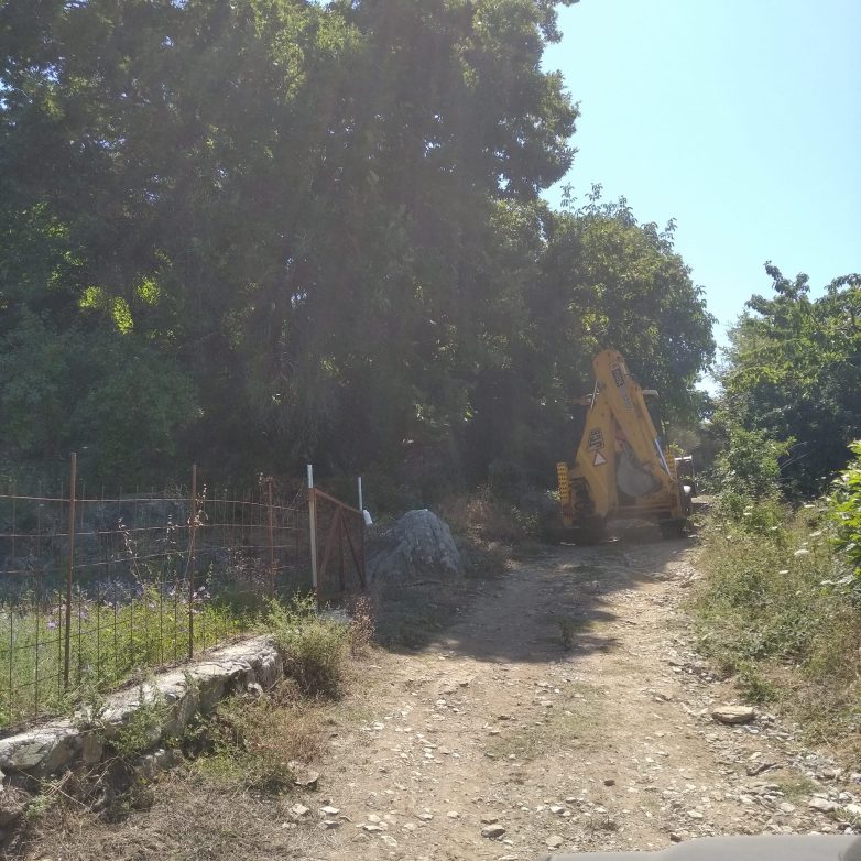 Εργασίες αποκατάστασης αγροτικής οδοποιίας στον Αγ. Γεώργιο Νηλείας