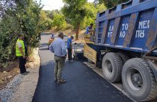 Εργασίες ασφαλτόστρωσης του δρόμου προς την Ι.Μ. Αγίου Σπυρίδωνος