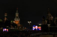 Πούτιν στην Κόκκινη Πλατεία: «Καλώς ορίσατε σπίτι, η νίκη θα είναι δική μας»