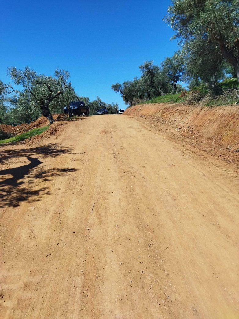 Εργασίες ασφαλτόστρωσης-αποκατάστασης στον Αμποβό (Προφήτης Ηλίας)